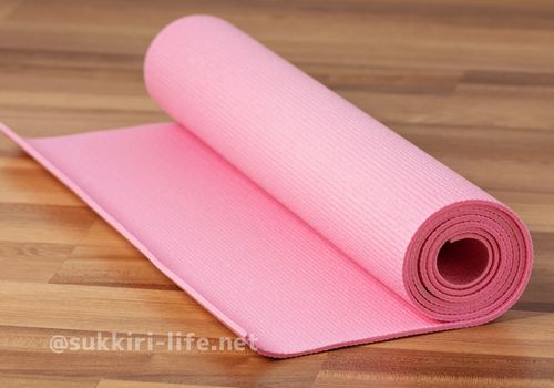 ヨガマットの保存方法とお手入れ｜カビ・臭いを防いで長持ちさせるコツ